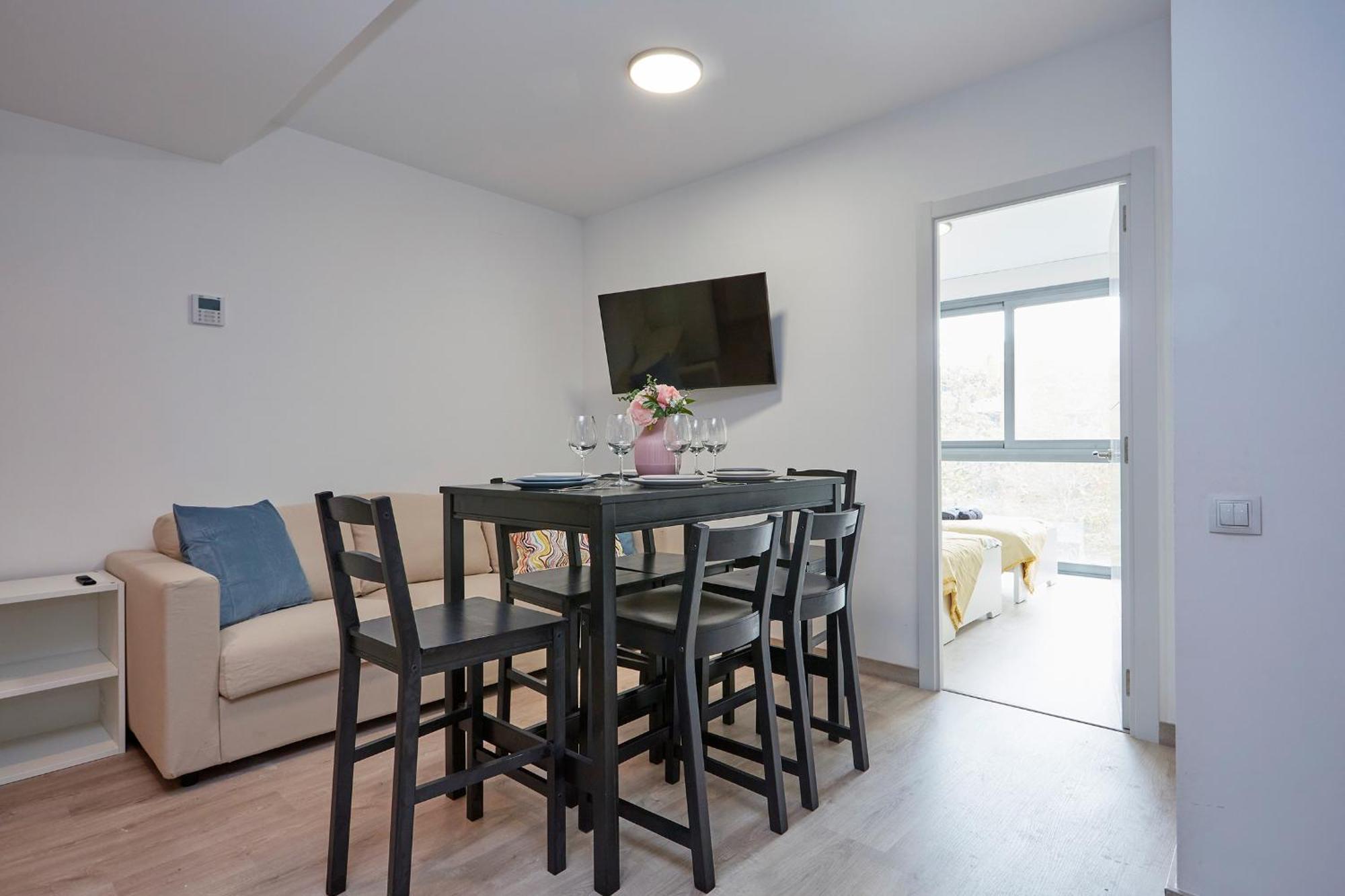 Three Bedroom Two Bathroom Apartment Close To Beach 巴塞罗那 外观 照片